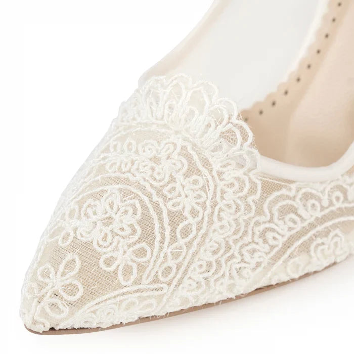 PANTOFI CU BRODERIE